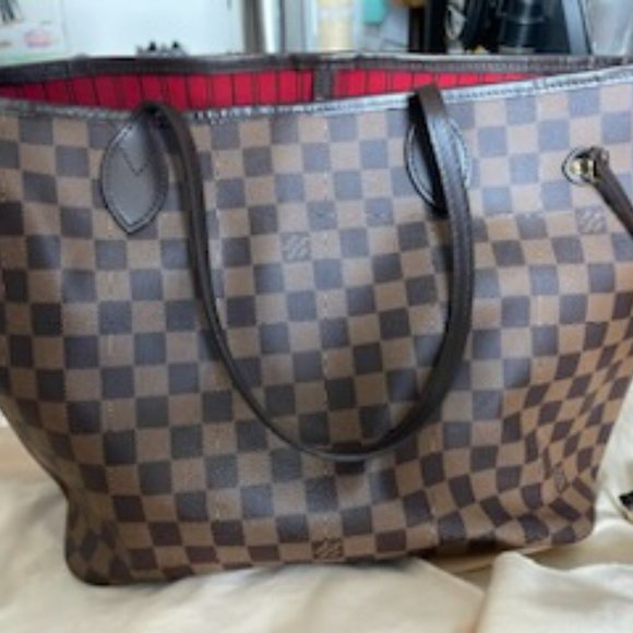 Authentic LV Neverfull MM - Picture 9 of 13